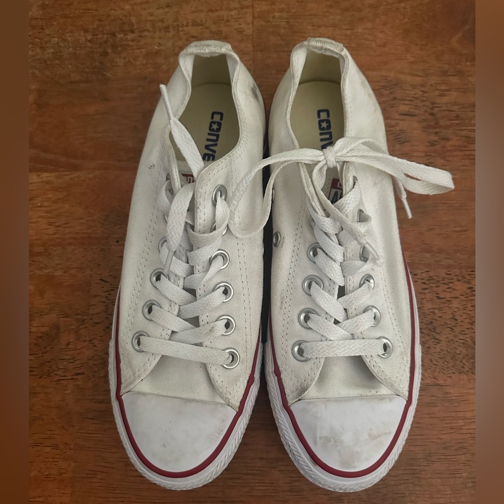 Women's Converse size 6.5
